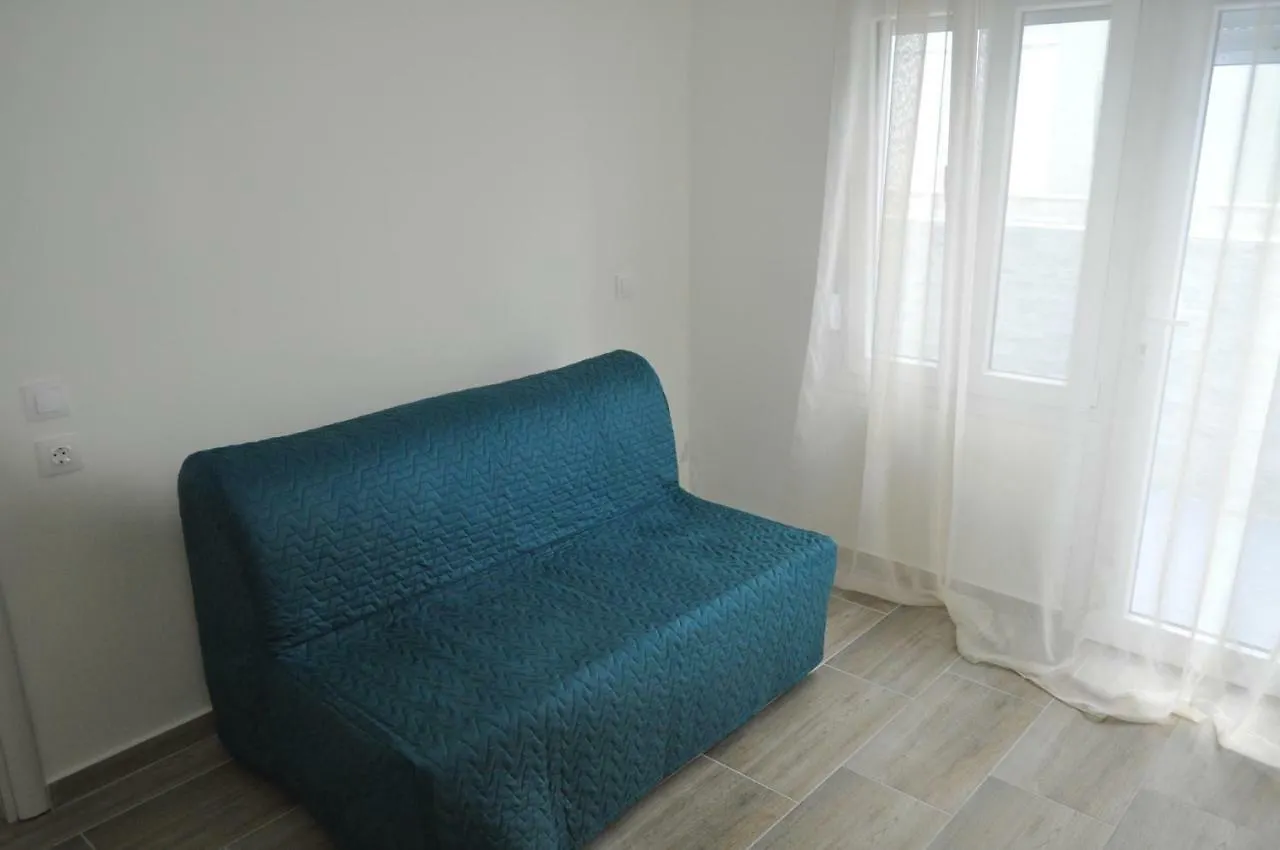 Mathome Mira Mare Anemi Nea Skioni 0*,